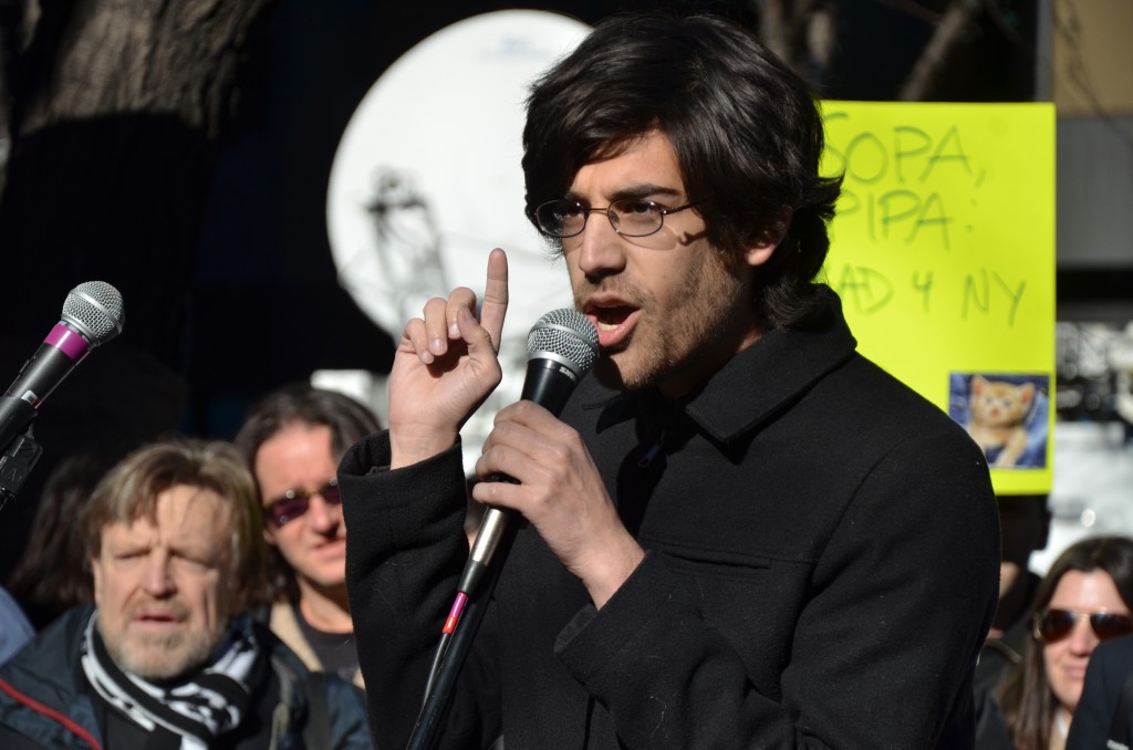 Aaron Swatz fighting SOPA and PIPA 2012 (Daniel J. Sieradski | Wikimedia Commons)