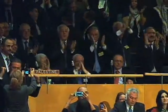 UN delegates applaud after United Nations General Assembly resolution 67/19 is passed. Photo: Wikimedia Commons.