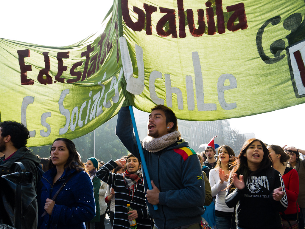 Chilean students protesting, 2011. Photo by Francisco Osorio on Flickr (CC BY 2.0)